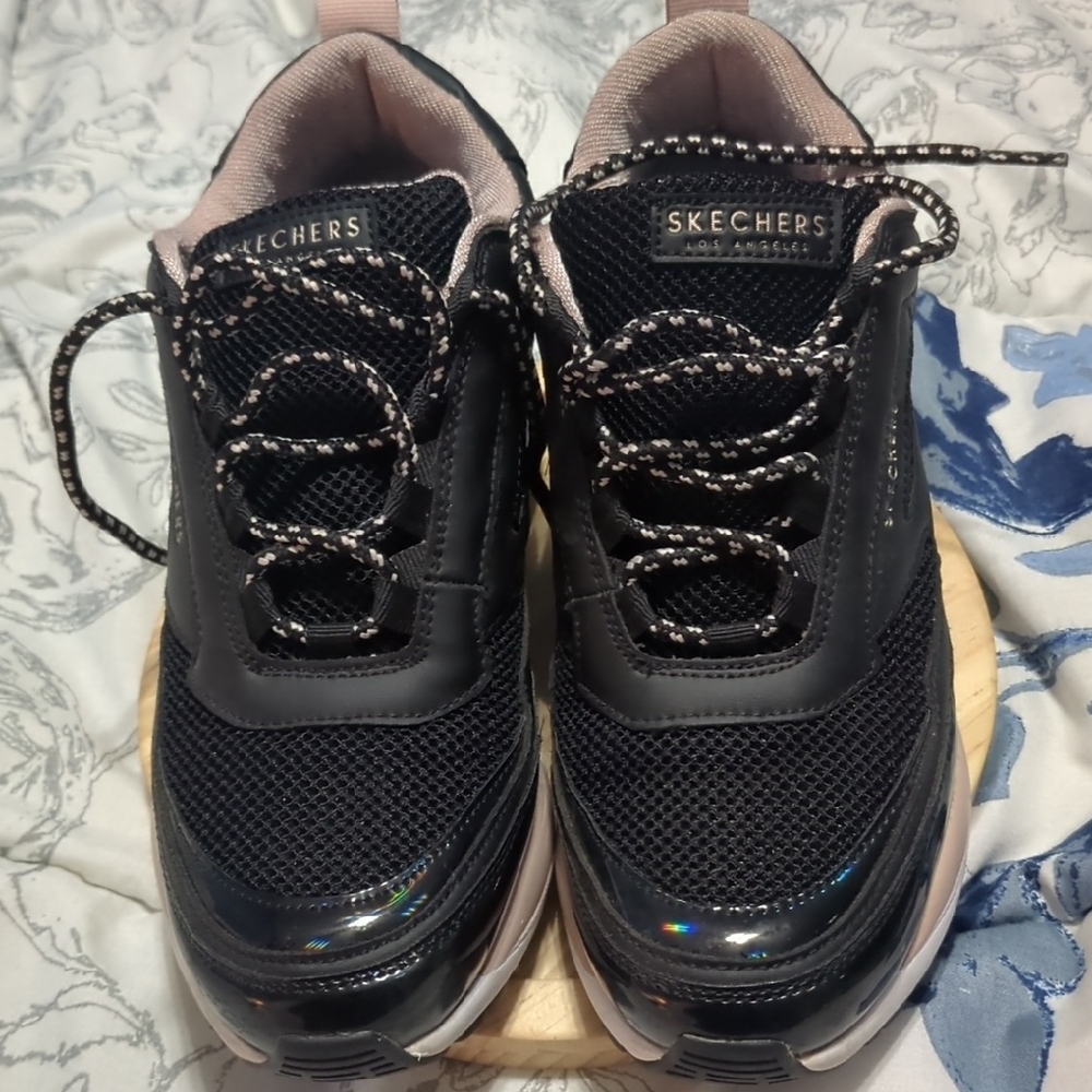 Skechers Black and Pink Interior Sneakers